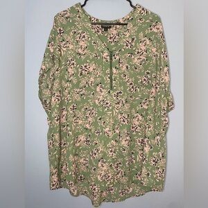 Torrid Green Pink Floral Blouse Short Sleeves Size 2 Equivalent To A 2X